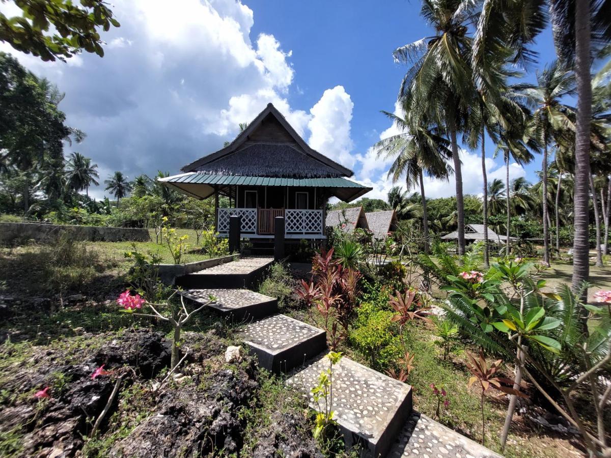 Sunari Beach Resort Selayar Matalalang Exterior foto